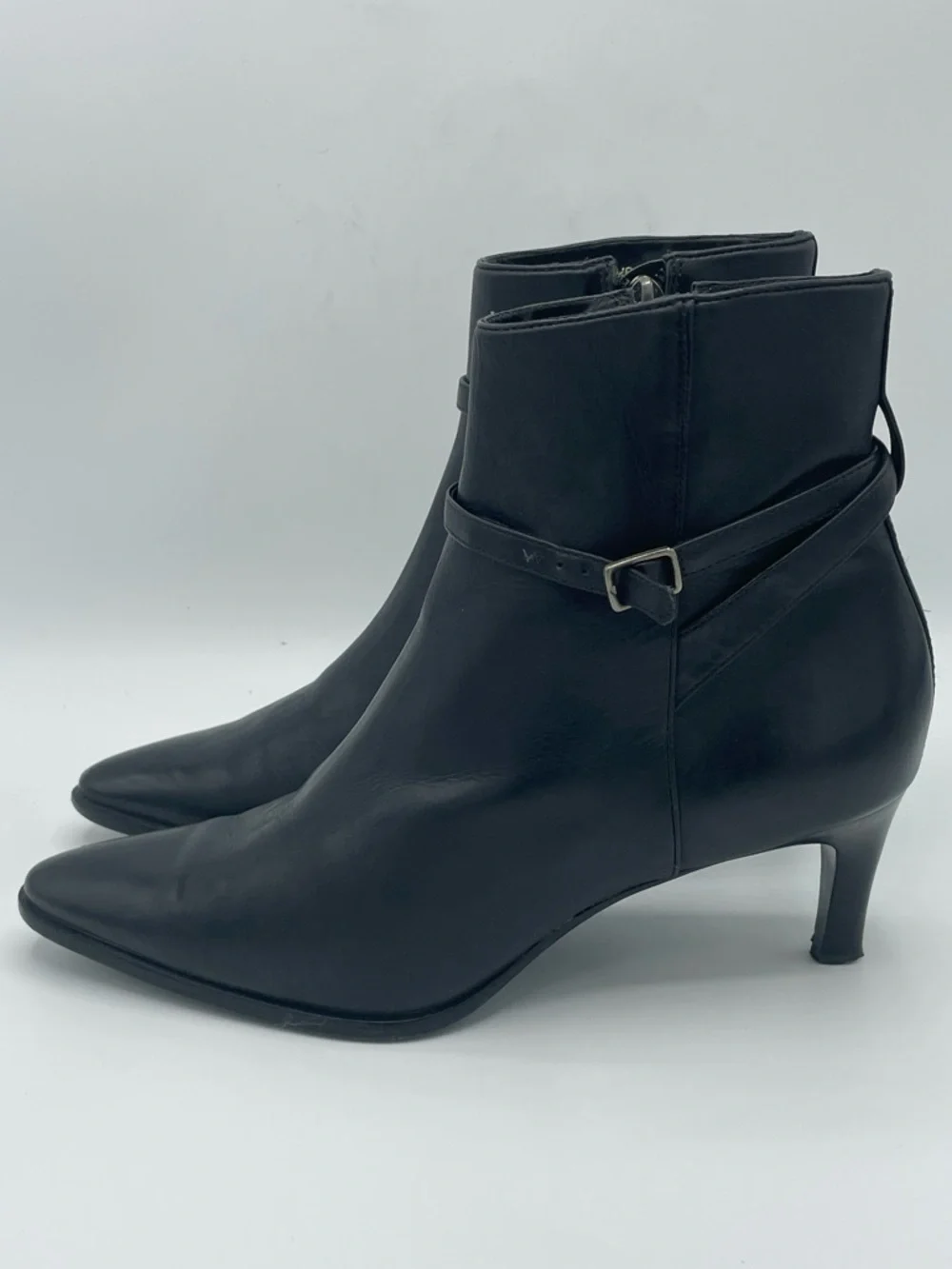 Lauren Ralph Lauren Robynn Classic Black Leather Pointed-Toe Ankle Boots